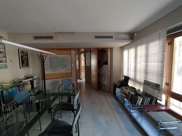 Office for sale in Centro, Elche / Elx - € 220,000 (Ref: 8393107)