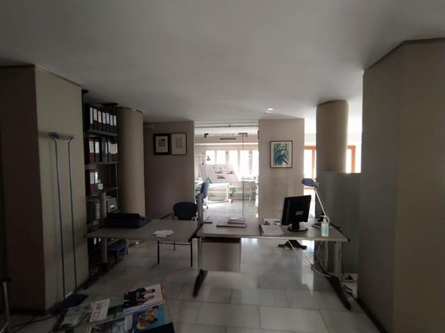 Office for sale in Centro, Elche / Elx - € 220,000 (Ref: 8393107)
