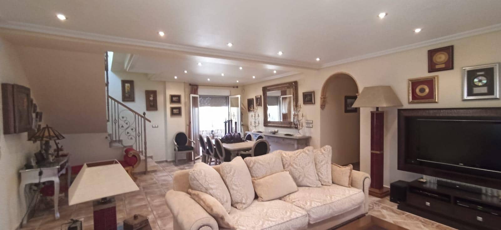 5 chambre Villa/Maison à vendre à Torrellano avec piscine - 469 000 € (Ref: 8393141)