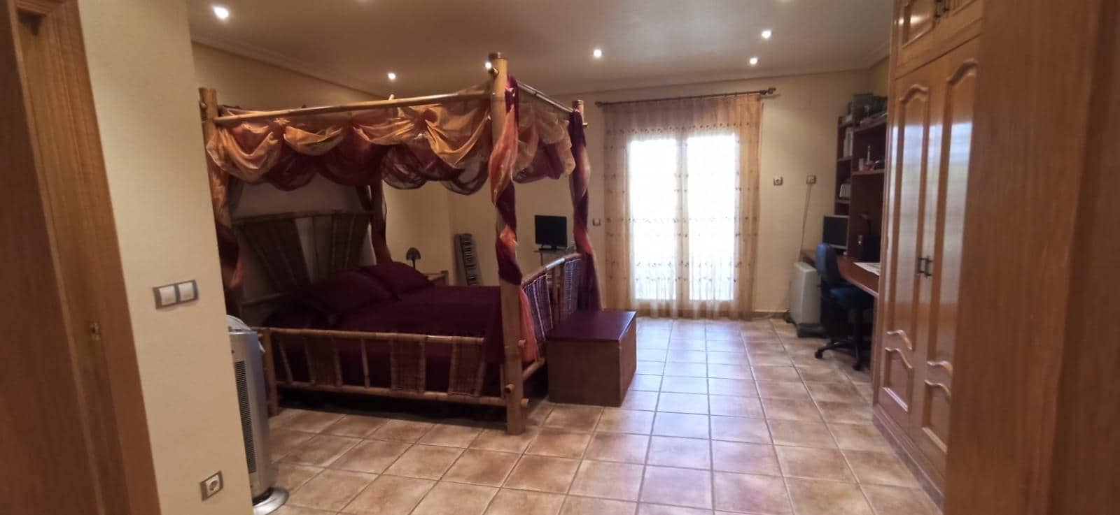 5 chambre Villa/Maison à vendre à Torrellano avec piscine - 469 000 € (Ref: 8393141)