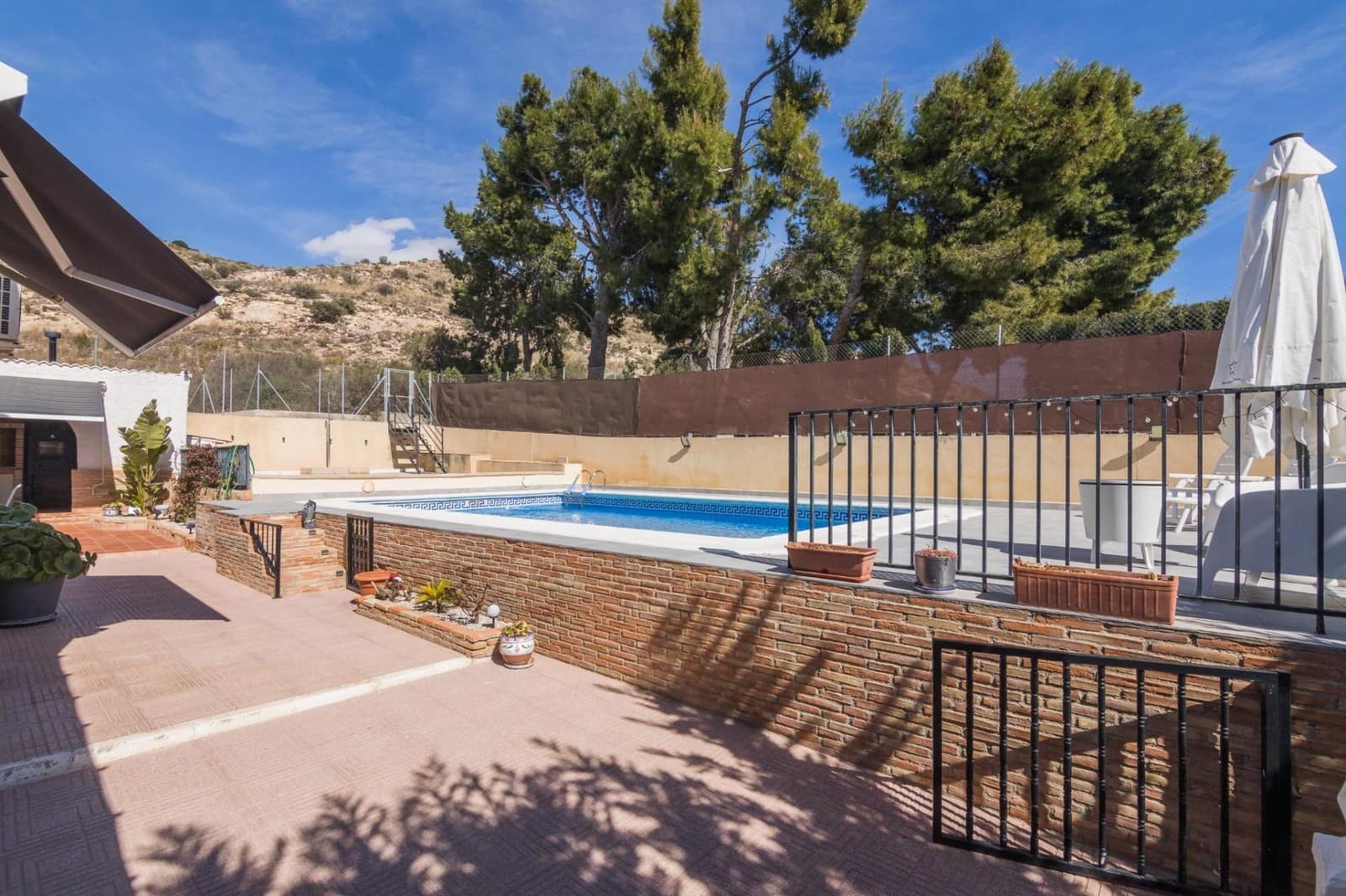 3 Zimmer Villa zu verkaufen in Elche / Elx mit Pool - 550.000 € (Ref: 8393144)