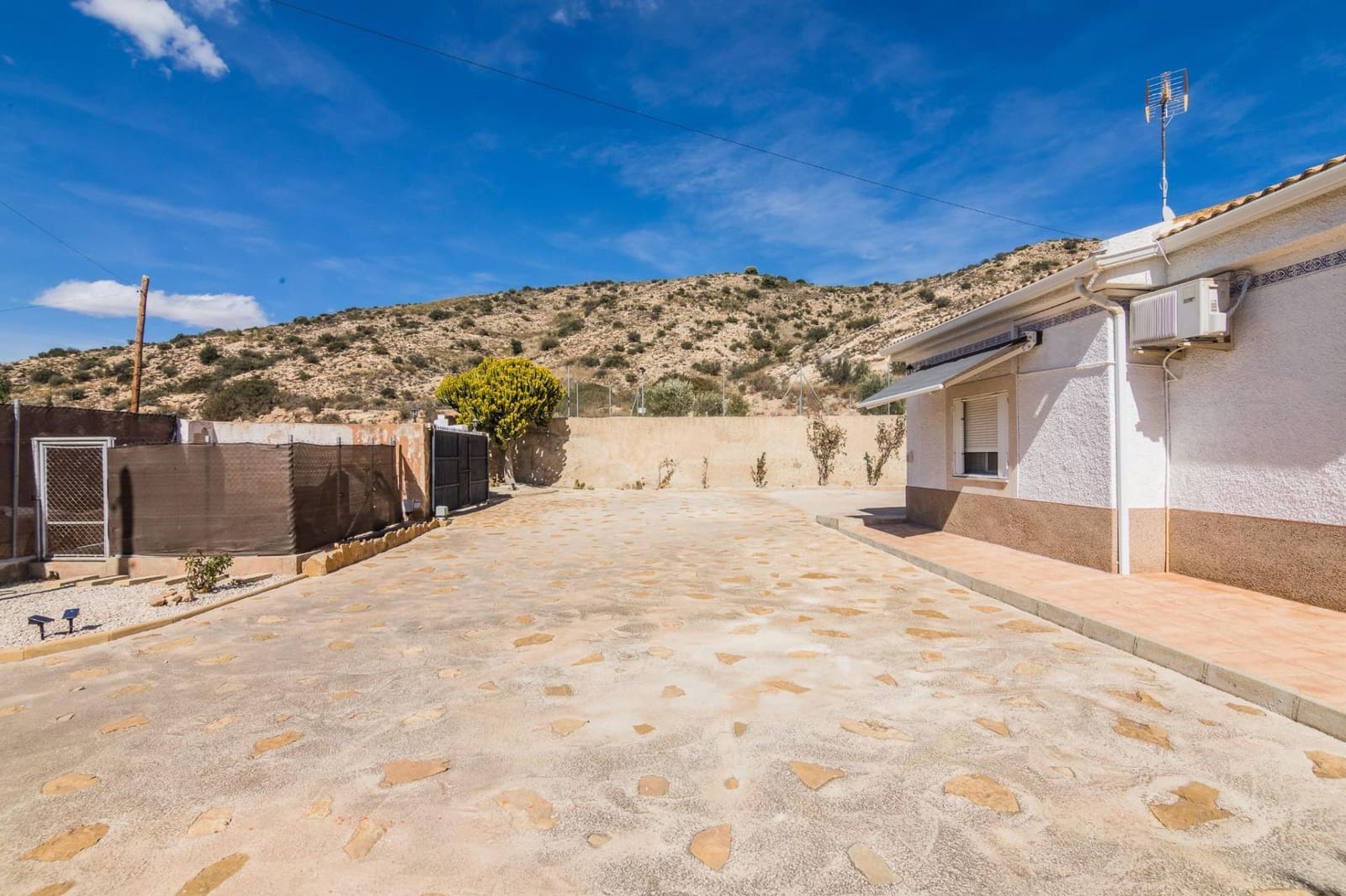 3 Zimmer Villa zu verkaufen in Elche / Elx mit Pool - 550.000 € (Ref: 8393144)