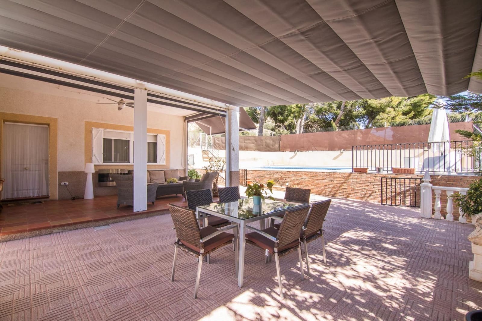 3 Zimmer Villa zu verkaufen in Elche / Elx mit Pool - 550.000 € (Ref: 8393144)