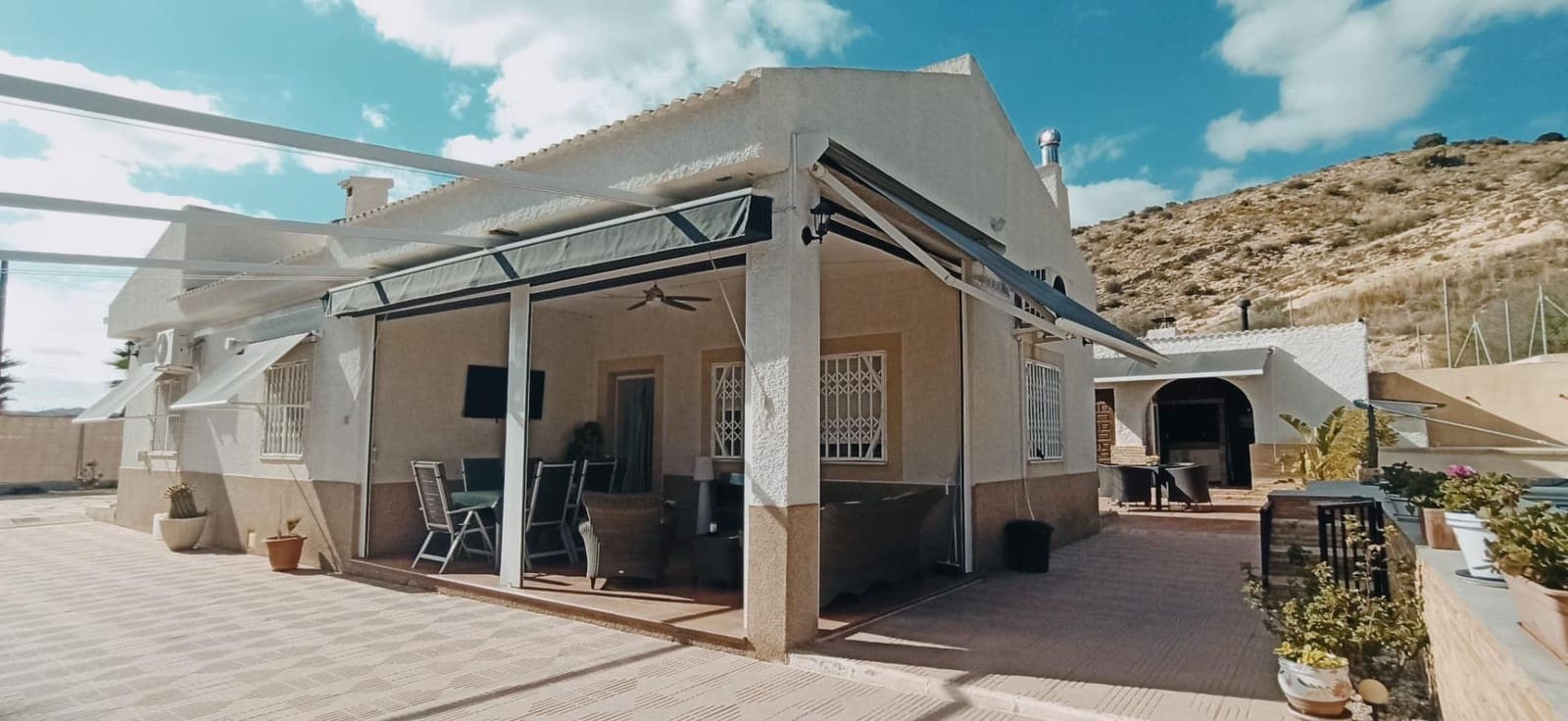 3 Zimmer Villa zu verkaufen in Elche / Elx mit Pool - 550.000 € (Ref: 8393144)