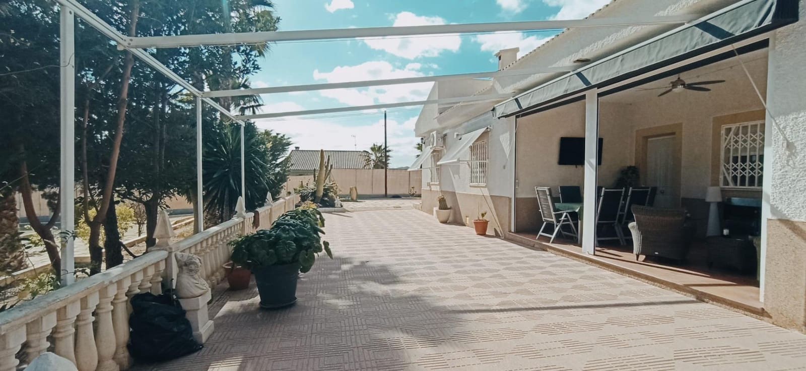 3 Zimmer Villa zu verkaufen in Elche / Elx mit Pool - 550.000 € (Ref: 8393144)