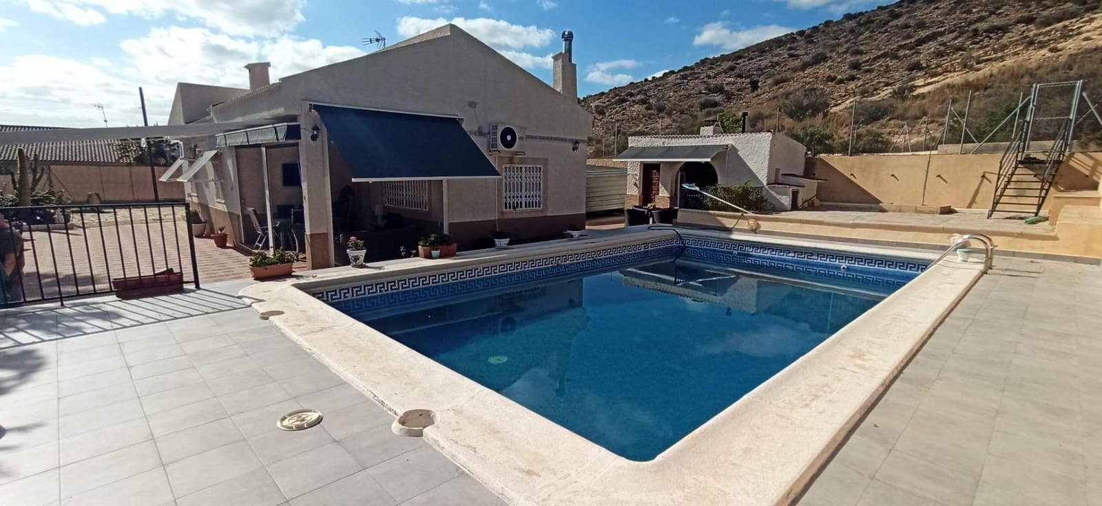 3 Zimmer Villa zu verkaufen in Elche / Elx mit Pool - 550.000 € (Ref: 8393144)