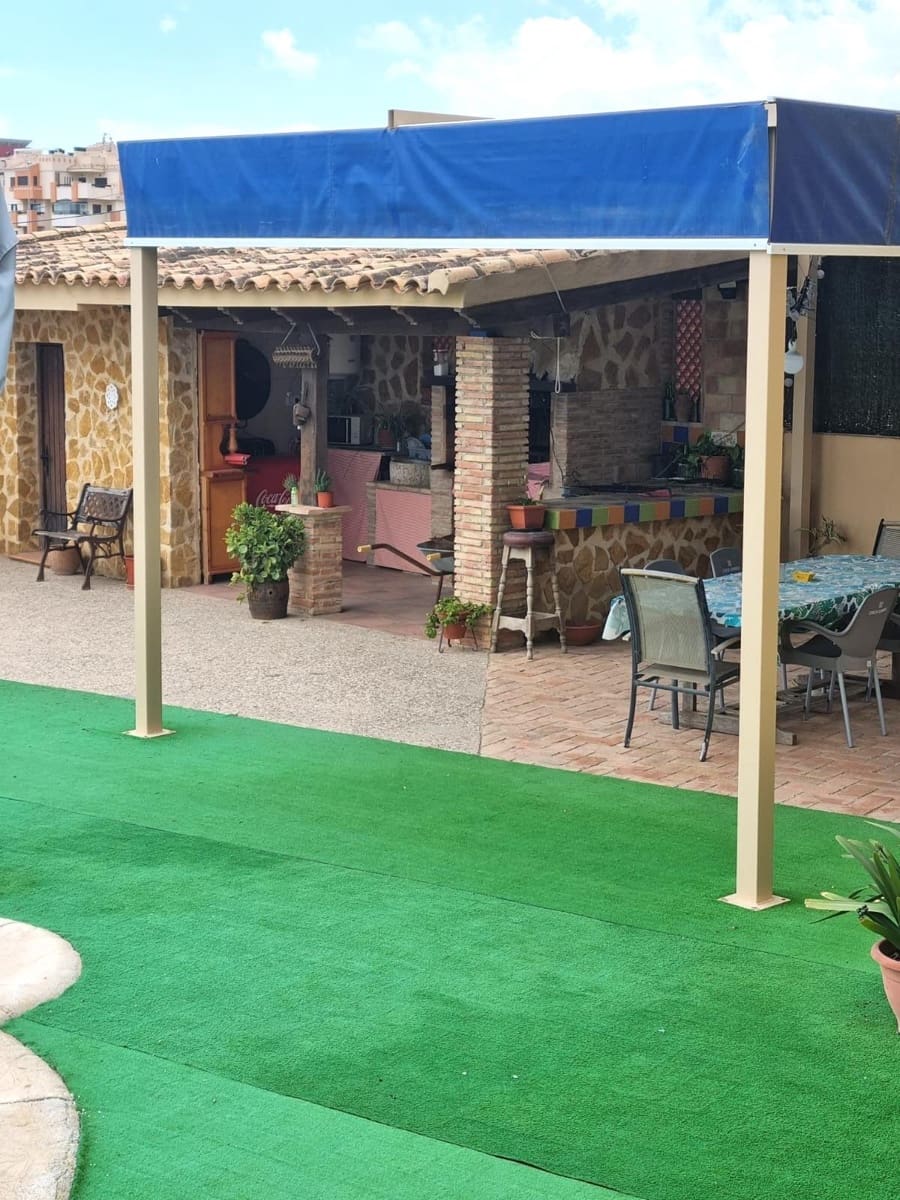 5 Zimmer Villa zu verkaufen in Playa Flamenca mit Pool - 450.000 € (Ref: 9218621)