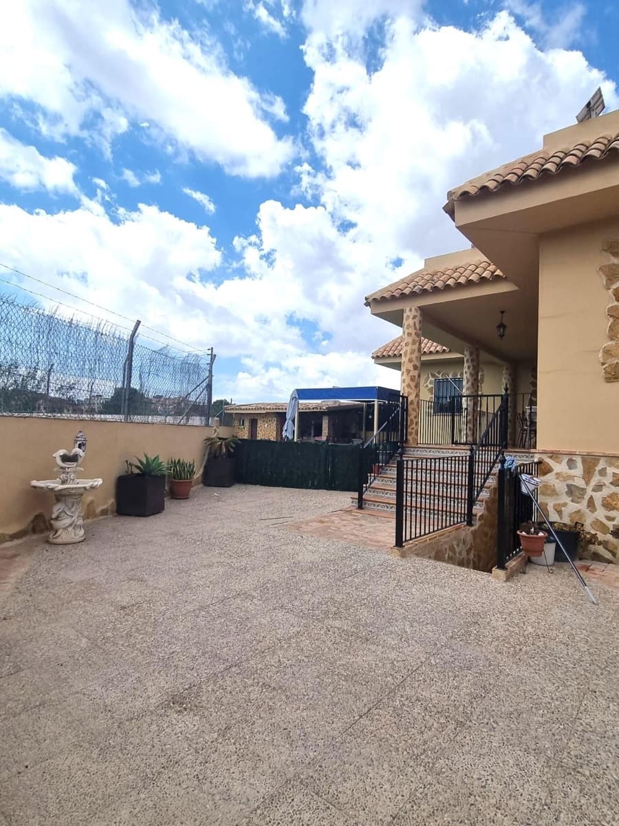 5 Zimmer Villa zu verkaufen in Playa Flamenca mit Pool - 450.000 € (Ref: 9218621)