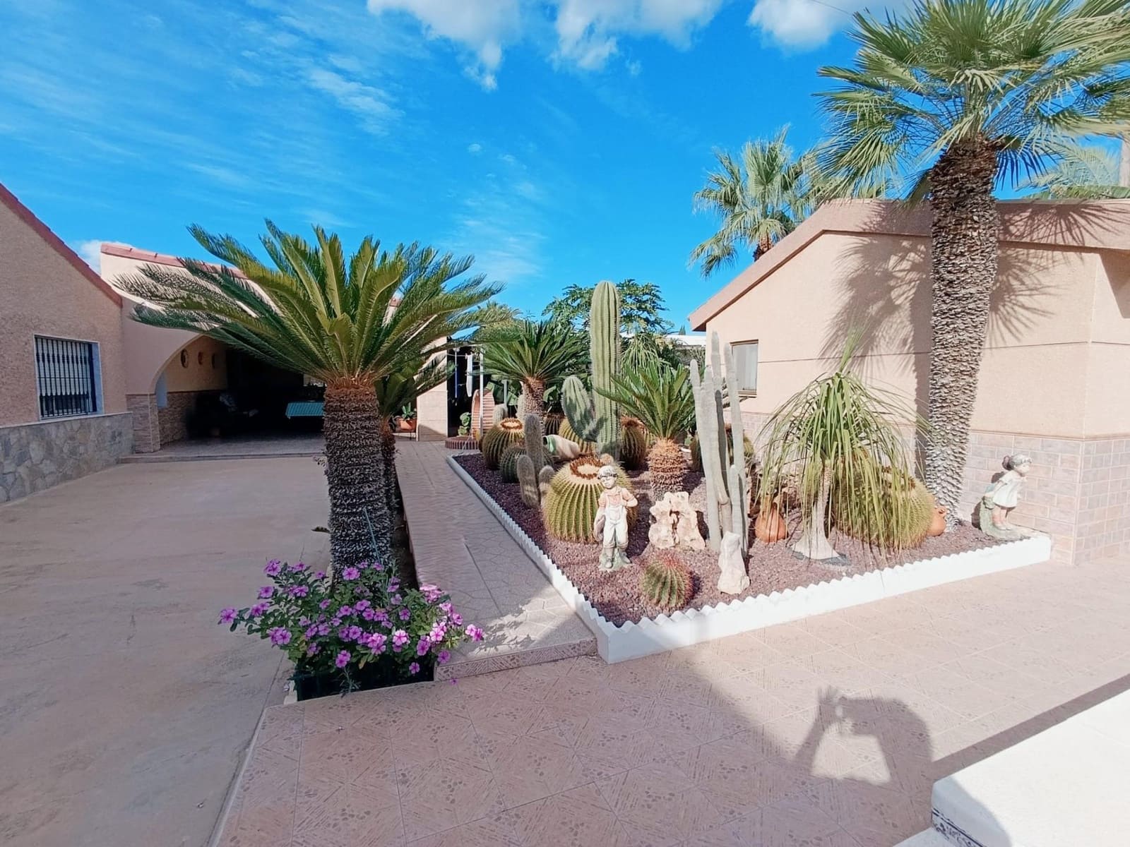 5 soveværelse Villa til salg i Matola med swimmingpool - € 500.000 (Ref: 9218627)