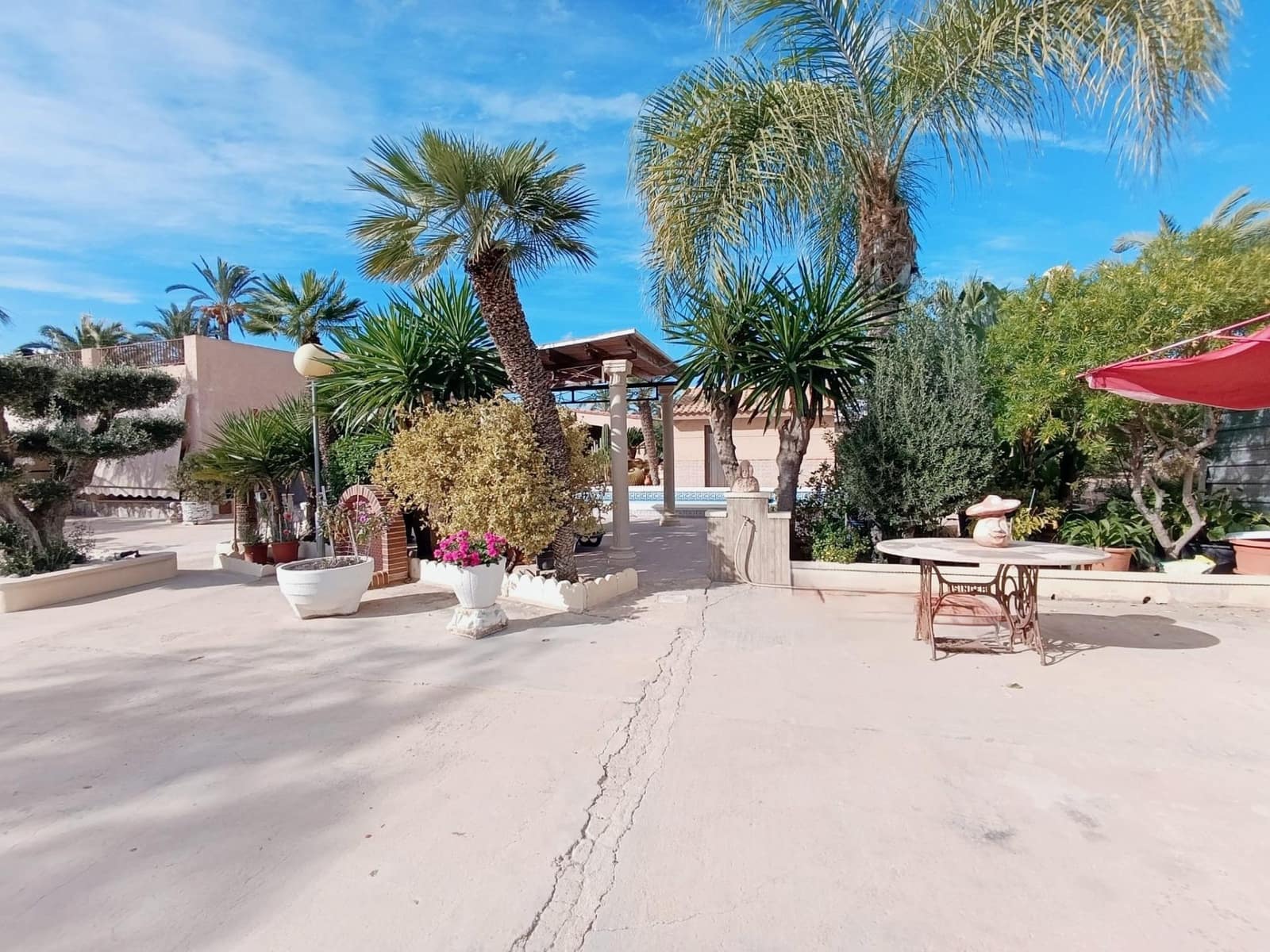 5 soveværelse Villa til salg i Matola med swimmingpool - € 500.000 (Ref: 9218627)