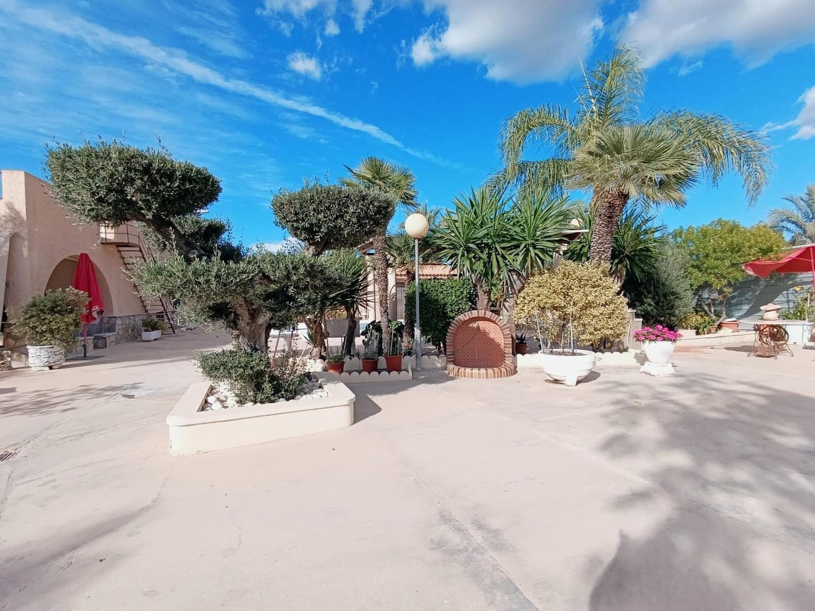 5 soveværelse Villa til salg i Matola med swimmingpool - € 500.000 (Ref: 9218627)