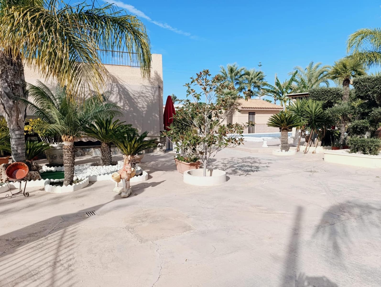 5 soveværelse Villa til salg i Matola med swimmingpool - € 500.000 (Ref: 9218627)