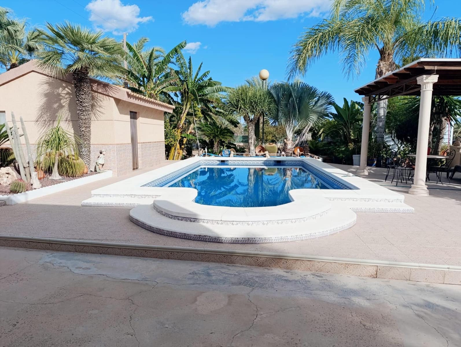 5 soveværelse Villa til salg i Matola med swimmingpool - € 500.000 (Ref: 9218627)