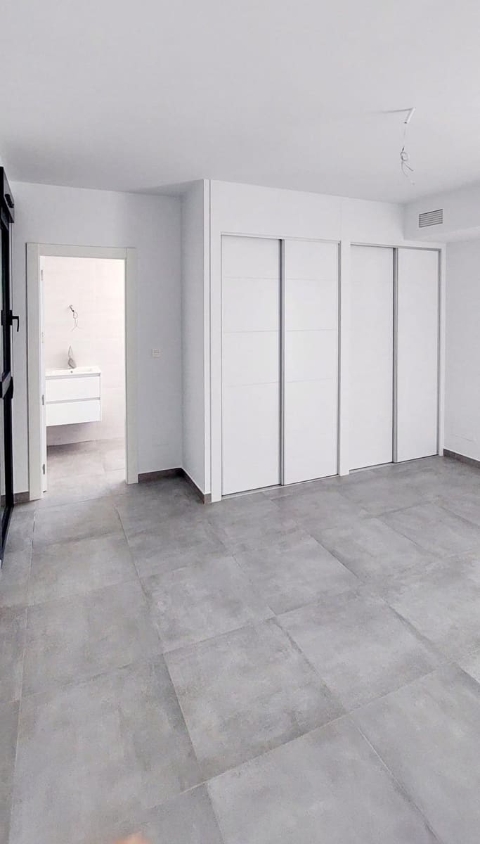 Chalet de 4 habitaciones en Gran Alacant en venta con piscina - 595.000 € (Ref: 9218634)