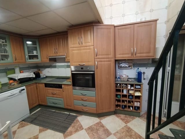 4 makuuhuone Omakotitalo myytävänä paikassa Elche / Elx - 240 000 € (Ref: 9218639)