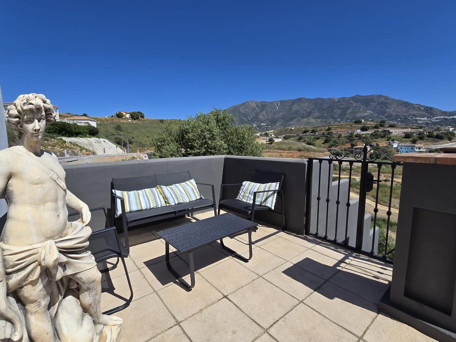 Chalet de 4 habitaciones en Mijas Golf en venta con piscina garaje - 745.000 € (Ref: 9338812)