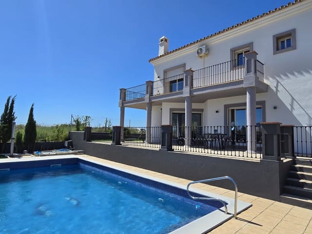 Chalet de 4 habitaciones en Mijas Golf, Mijas en venta con piscina garaje - 745.000 € (Ref: 9338812)