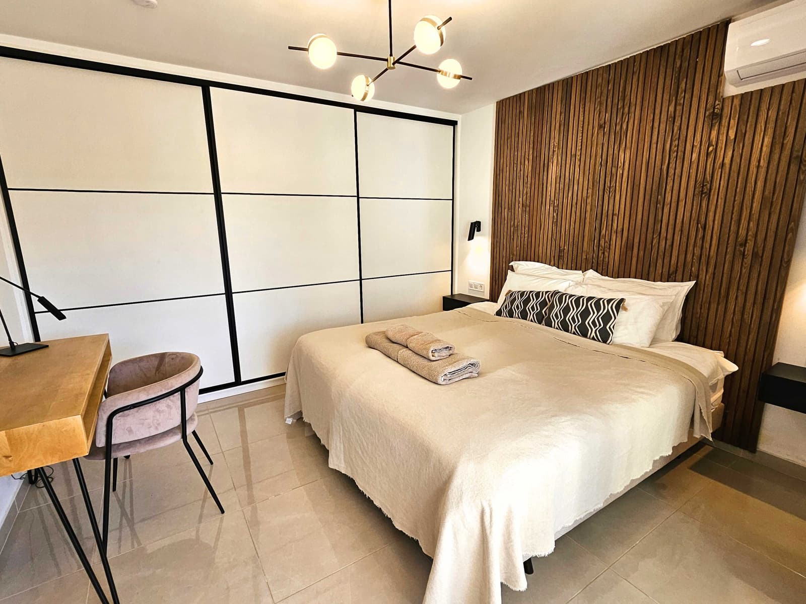 1 soveværelse Lejlighed til salg i Benalmadena med swimmingpool - € 375.000 (Ref: 9345678)