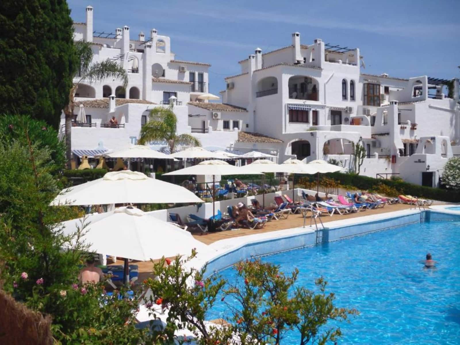 1 soveværelse Lejlighed til salg i Benalmadena med swimmingpool - € 375.000 (Ref: 9345678)