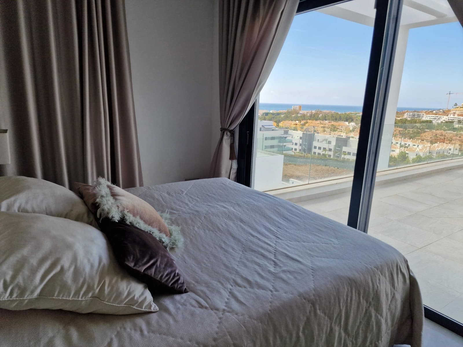 Villa/Maison de 4 chambres de location de vacances à Mijas Costa avec piscine garage - 3 000 € (Ref: 9394091)