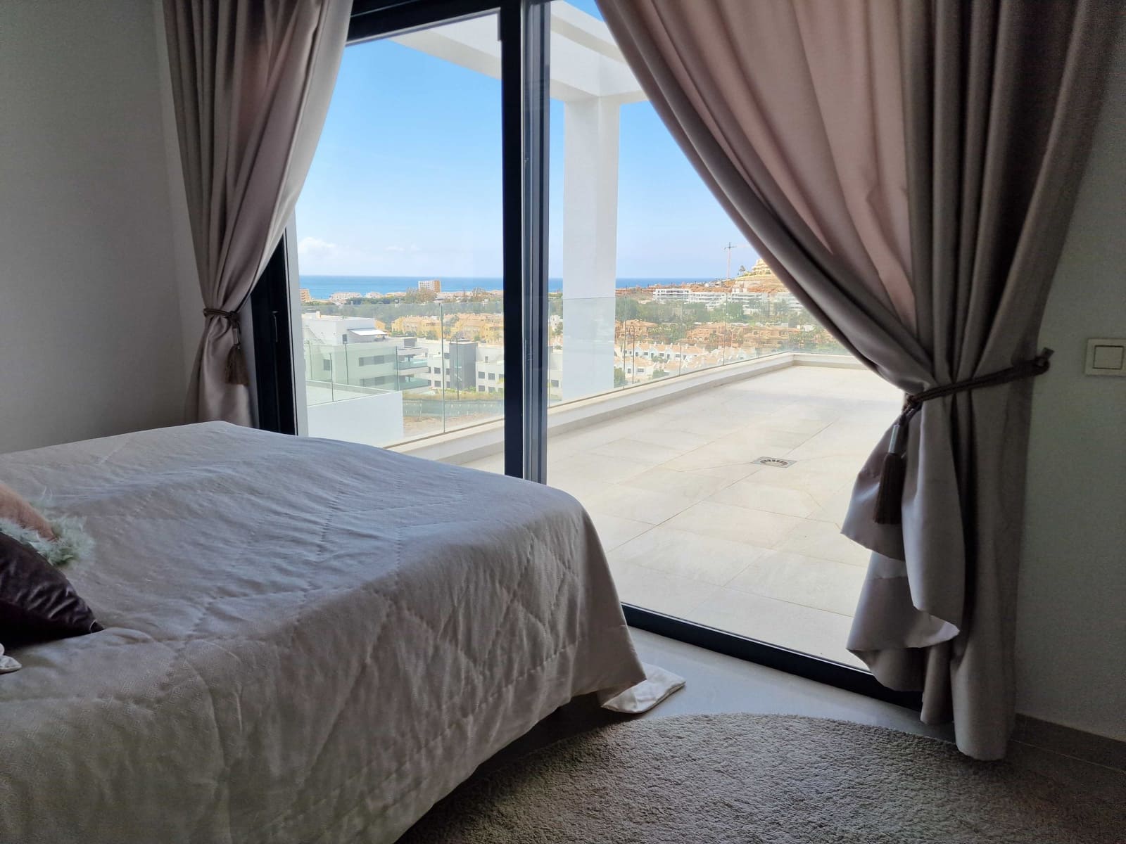 Villa/Maison de 4 chambres de location de vacances à Mijas Costa avec piscine garage - 3 000 € (Ref: 9394091)