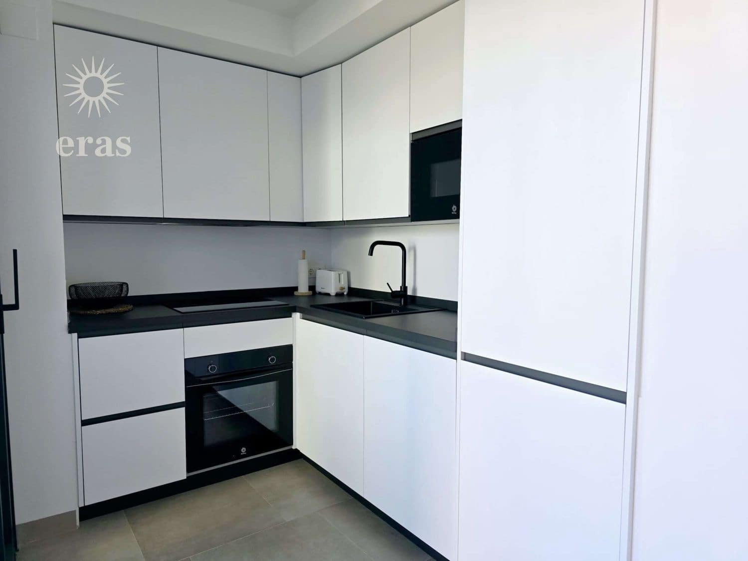 2 bedroom Flat for sale in Fuengirola with pool garage - € 450,000 (Ref: 9499959)