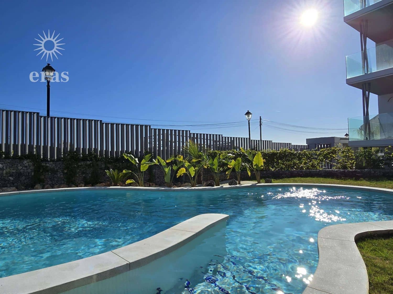 2 bedroom Flat for sale in Fuengirola with pool garage - € 450,000 (Ref: 9499959)