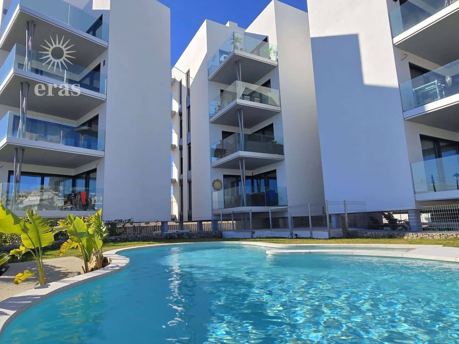 2 bedroom Flat for sale in Fuengirola with pool garage - € 450,000 (Ref: 9499959)