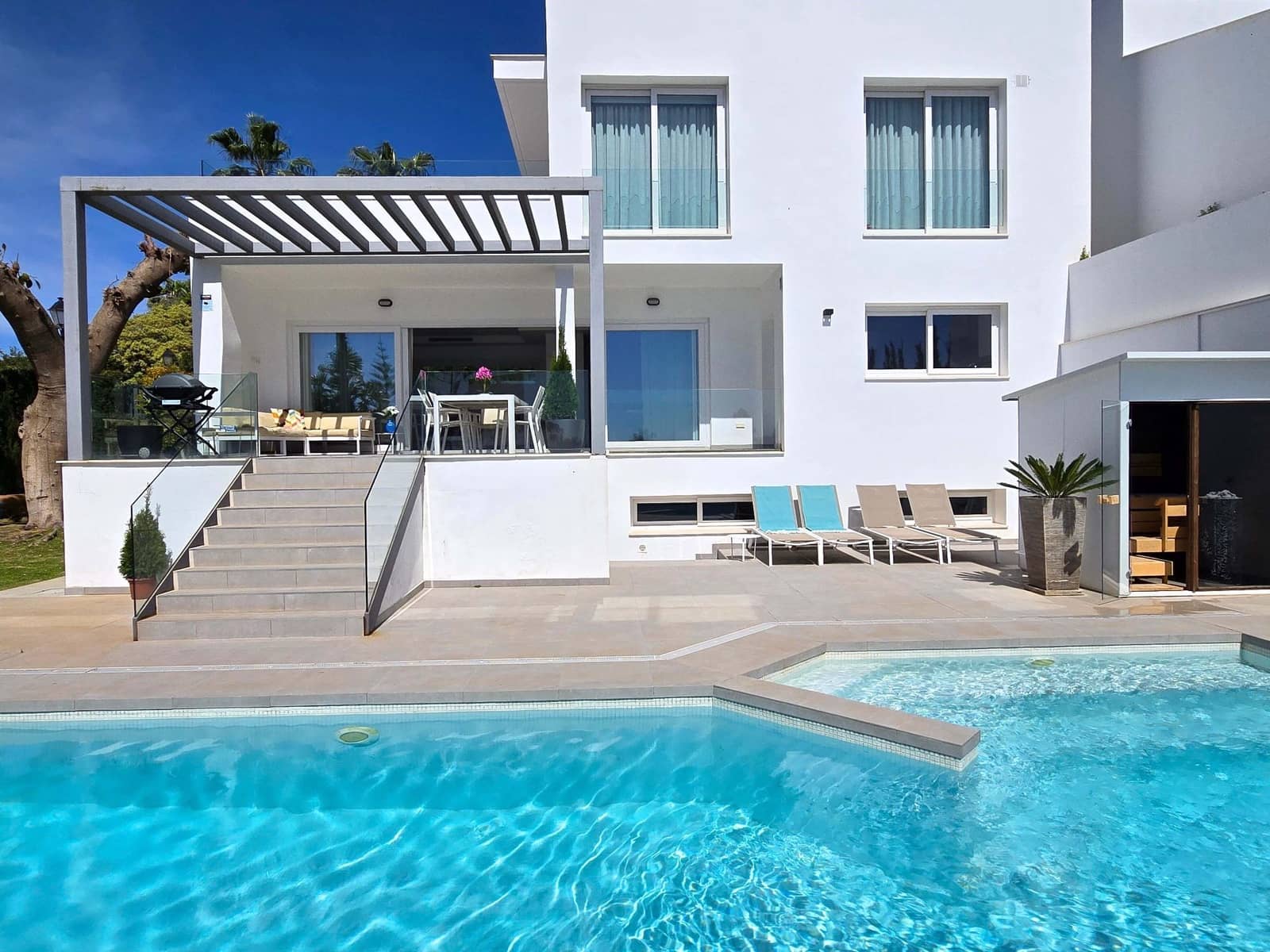 4 soverom Villa til salgs i Fuengirola med svømmebasseng garasje - € 1 480 000 (Ref: 9499960)