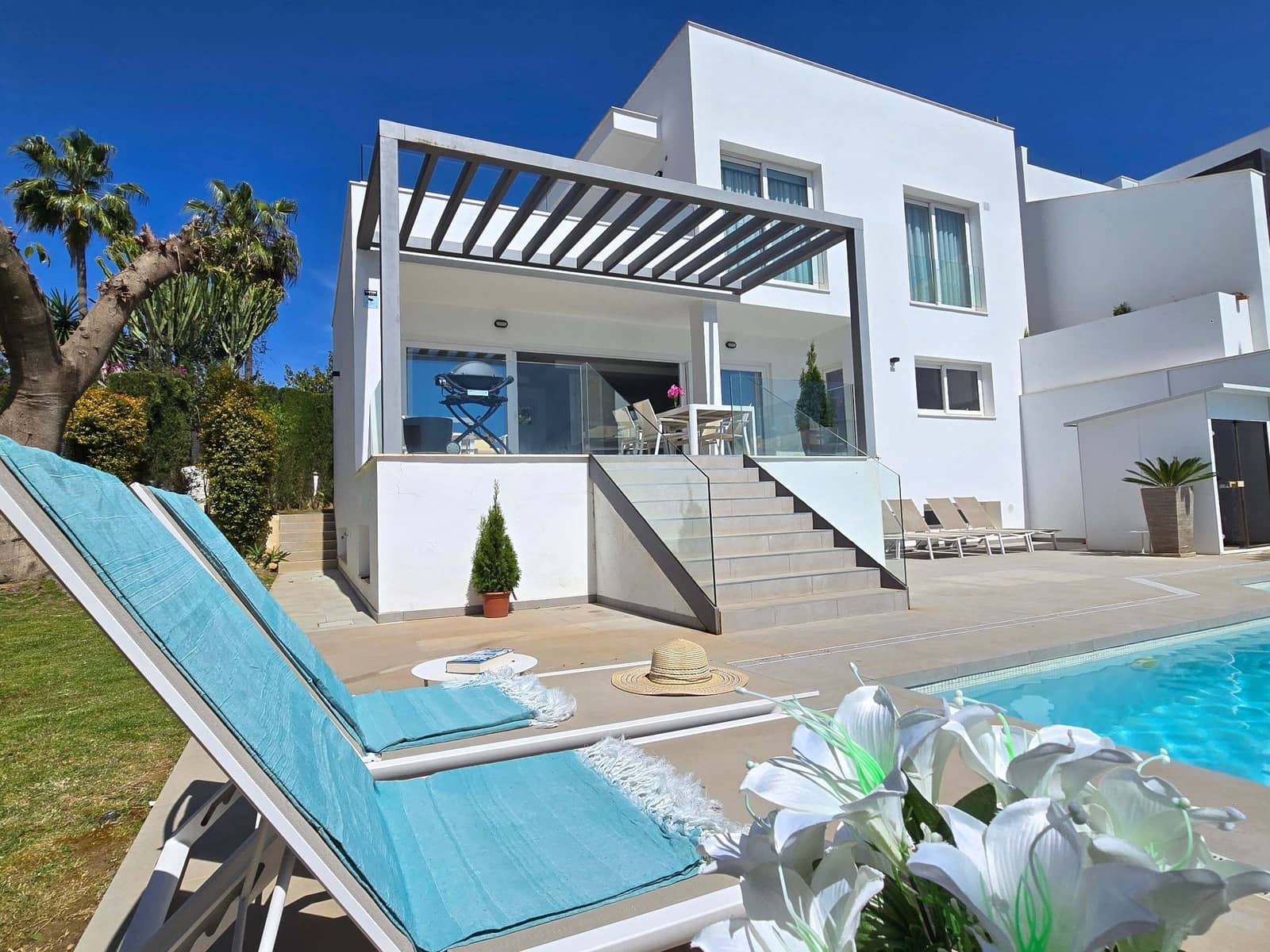 4 soverom Villa til salgs i Fuengirola med svømmebasseng garasje - € 1 480 000 (Ref: 9499960)