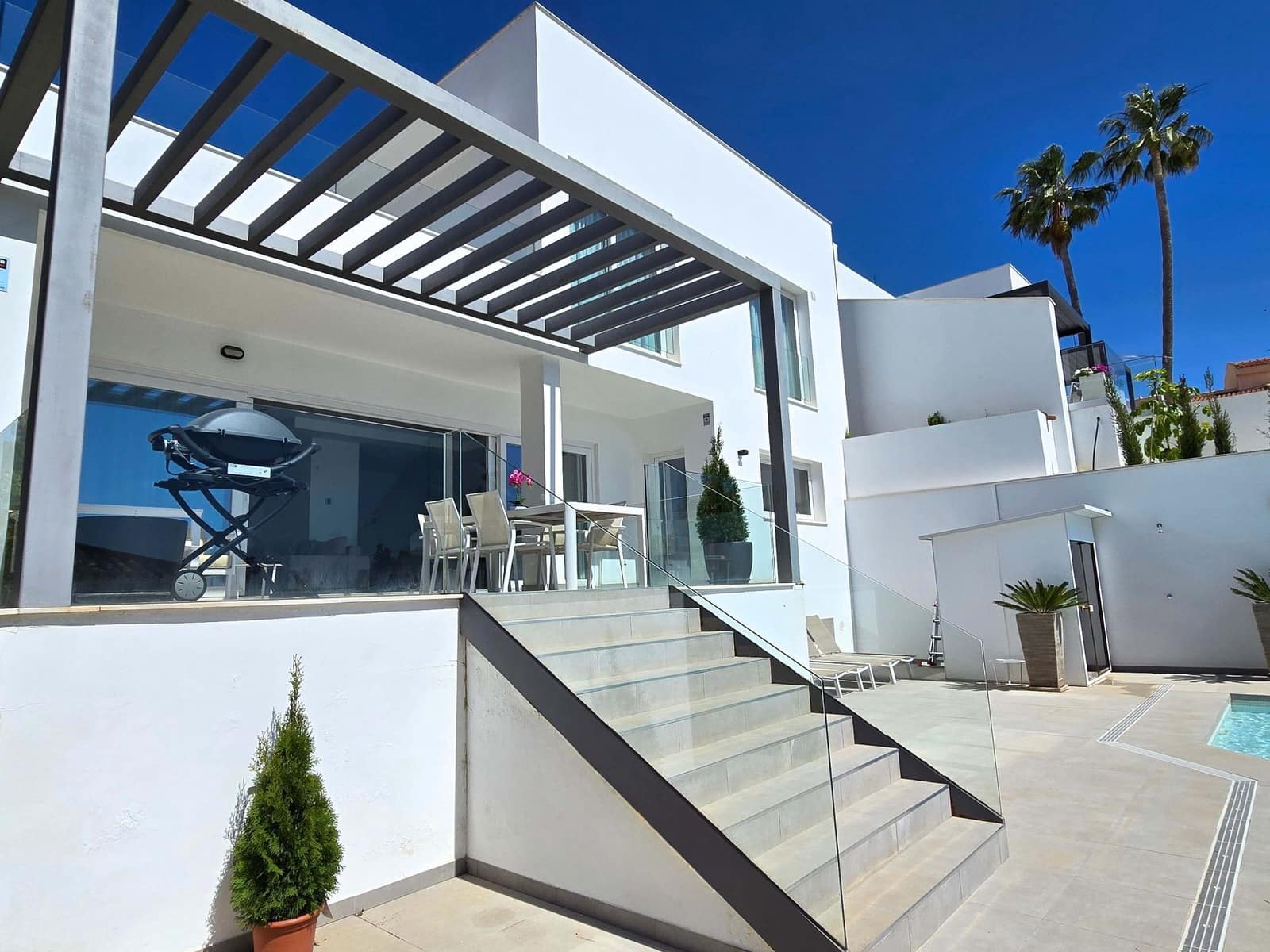 4 soverom Villa til salgs i Fuengirola med svømmebasseng garasje - € 1 480 000 (Ref: 9499960)