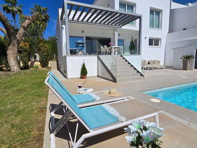 4 soverom Villa til salgs i Torreblanca, Fuengirola med svømmebasseng garasje - € 1 480 000 (Ref: 9499960)