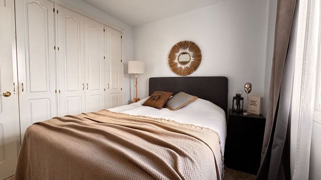 Piso de 3 habitaciones en La Dama de Noche - La Alzambra, Marbella en venta con piscina - 575.000 € (Ref: 9499962)