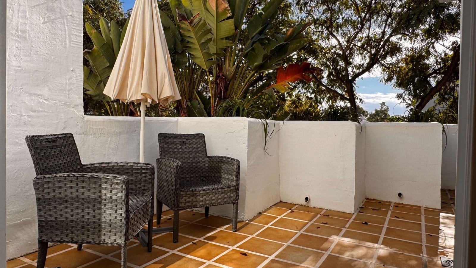 Piso de 3 habitaciones en Marbella en venta con piscina - 575.000 € (Ref: 9499962)