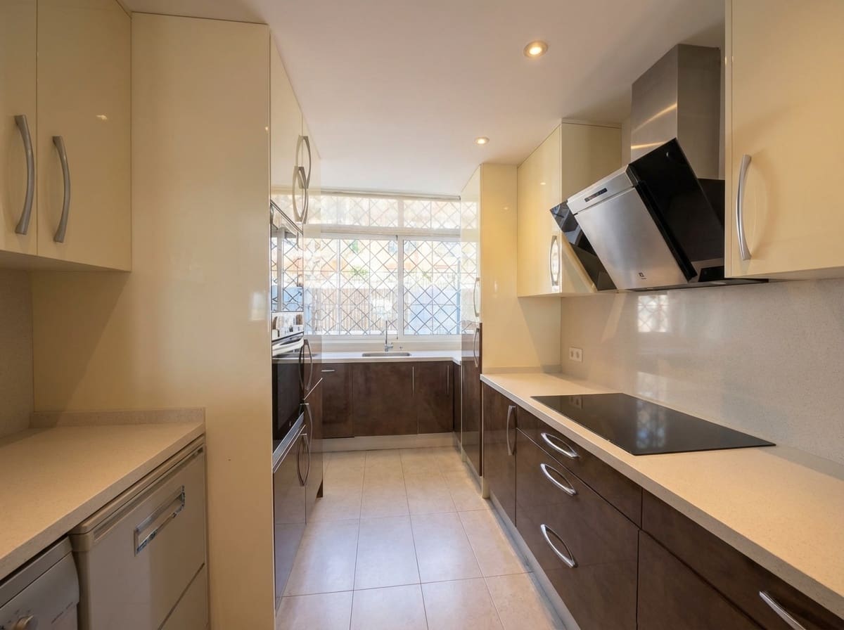 4 sovrum Semi-fristående Villa till salu i Benalmadena med garage - 575 000 € (Ref: 9629645)