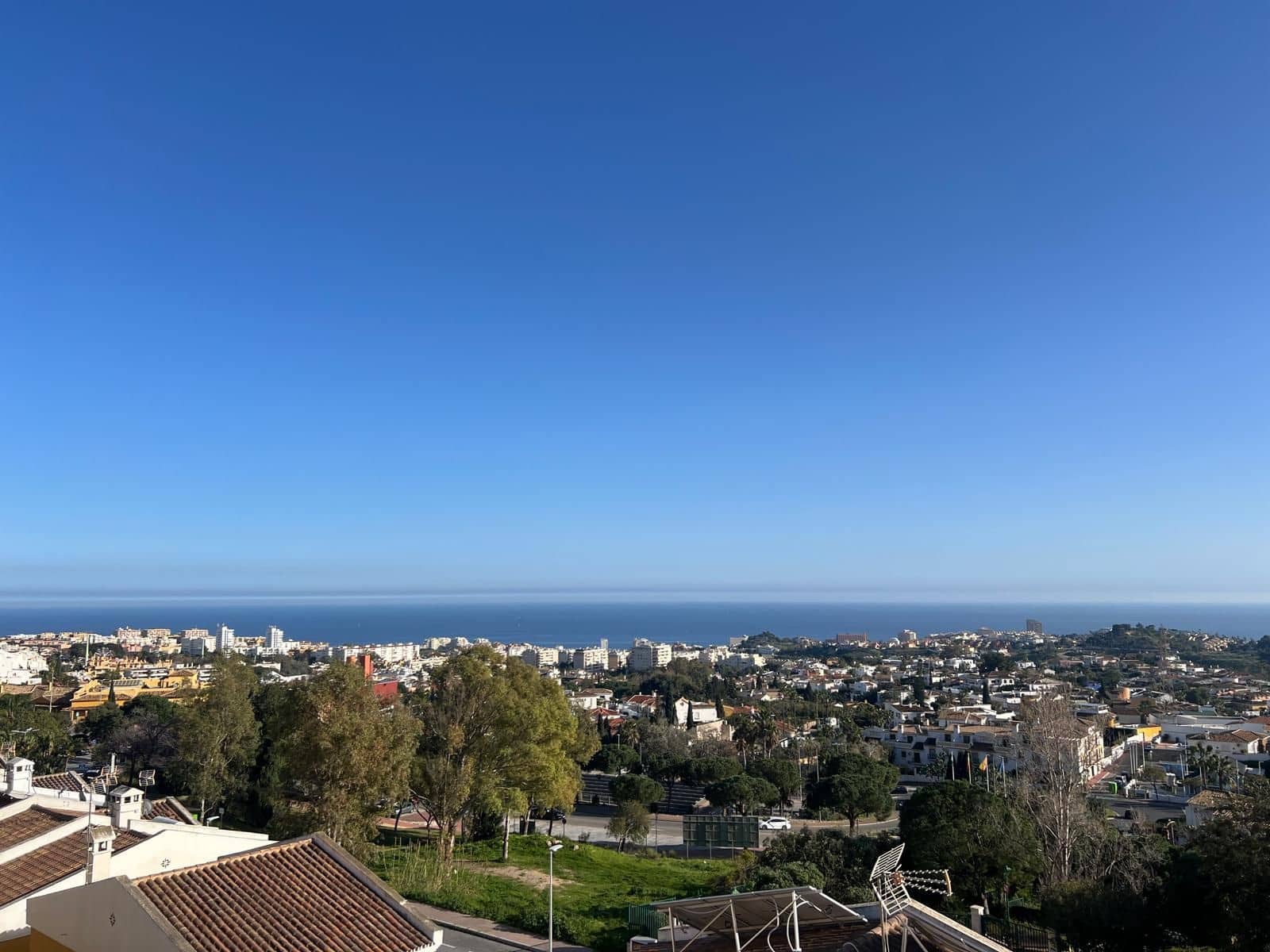 4 sovrum Semi-fristående Villa till salu i Benalmadena med garage - 575 000 € (Ref: 9629645)