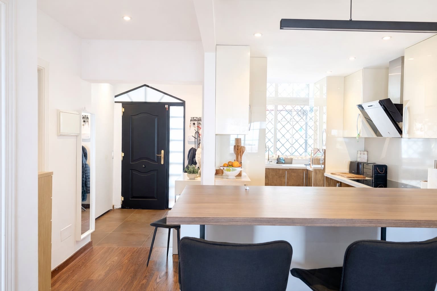 4 bedroom Semi-detached Villa for sale in Benalmadena with garage - € 575,000 (Ref: 9629645)