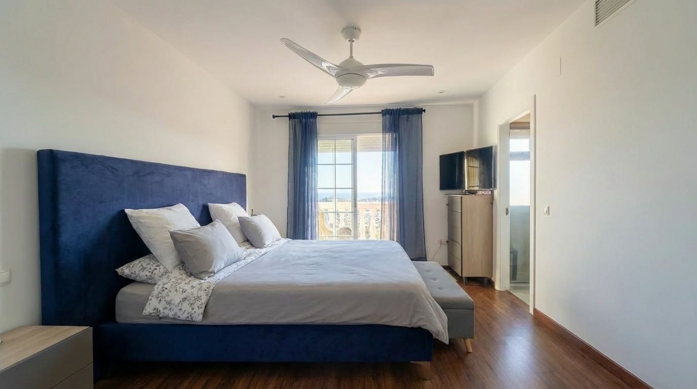 4 bedroom Semi-detached Villa for sale in Benalmadena with garage - € 575,000 (Ref: 9629645)