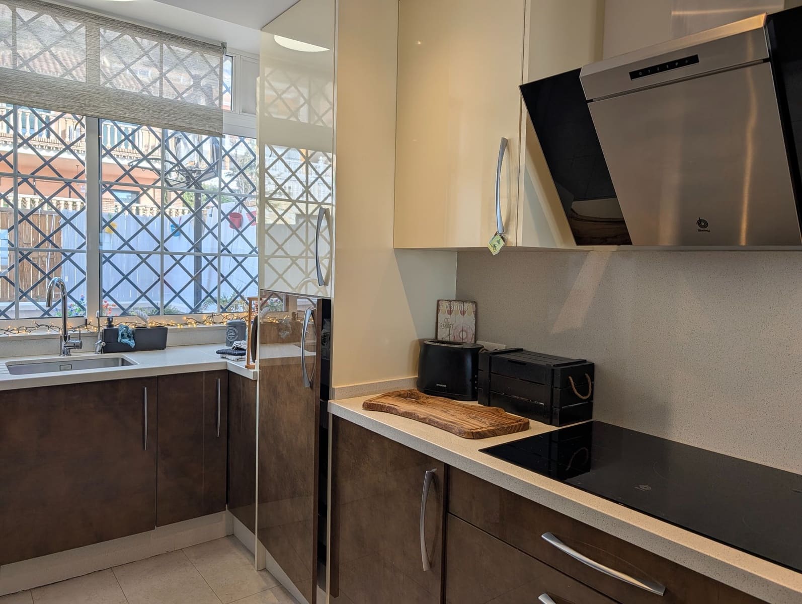 4 bedroom Semi-detached Villa for sale in Benalmadena with garage - € 575,000 (Ref: 9629645)