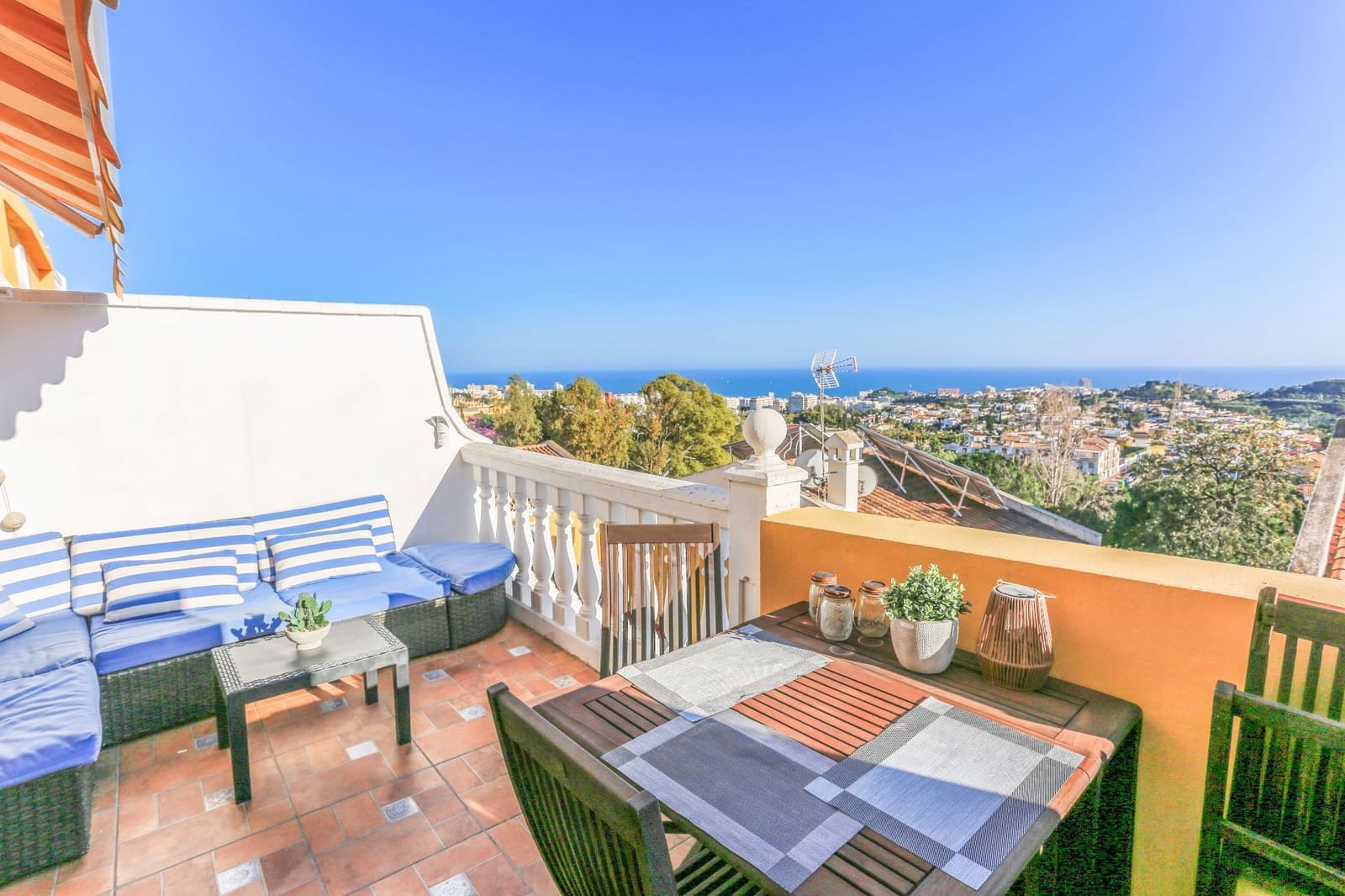 4 soverom Kjedet enebolig til salgs i Benalmadena med garasje - € 589 000 (Ref: 9629645)