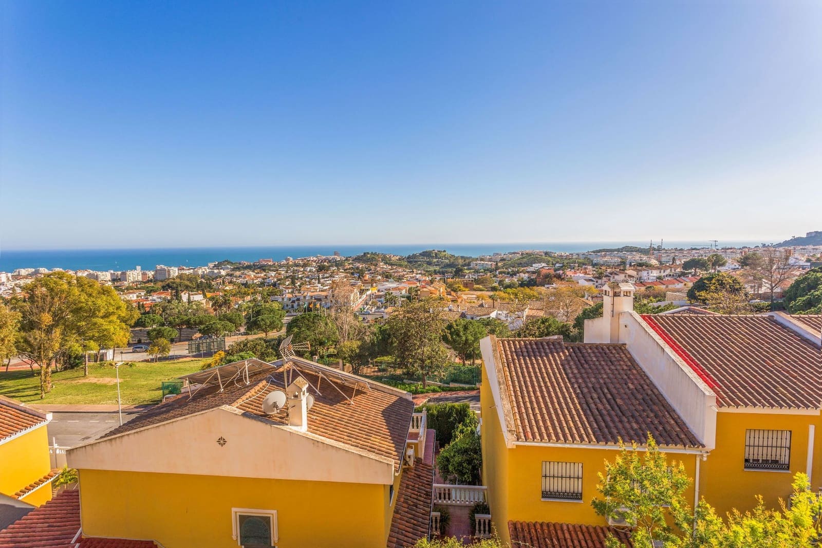 4 soverom Kjedet enebolig til salgs i Benalmadena med garasje - € 589 000 (Ref: 9629645)