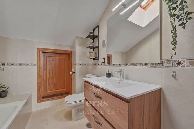 2 sovrum Lägenhet till salu i Los Pacos, Fuengirola med garage - 350 000 € (Ref: 9633857)