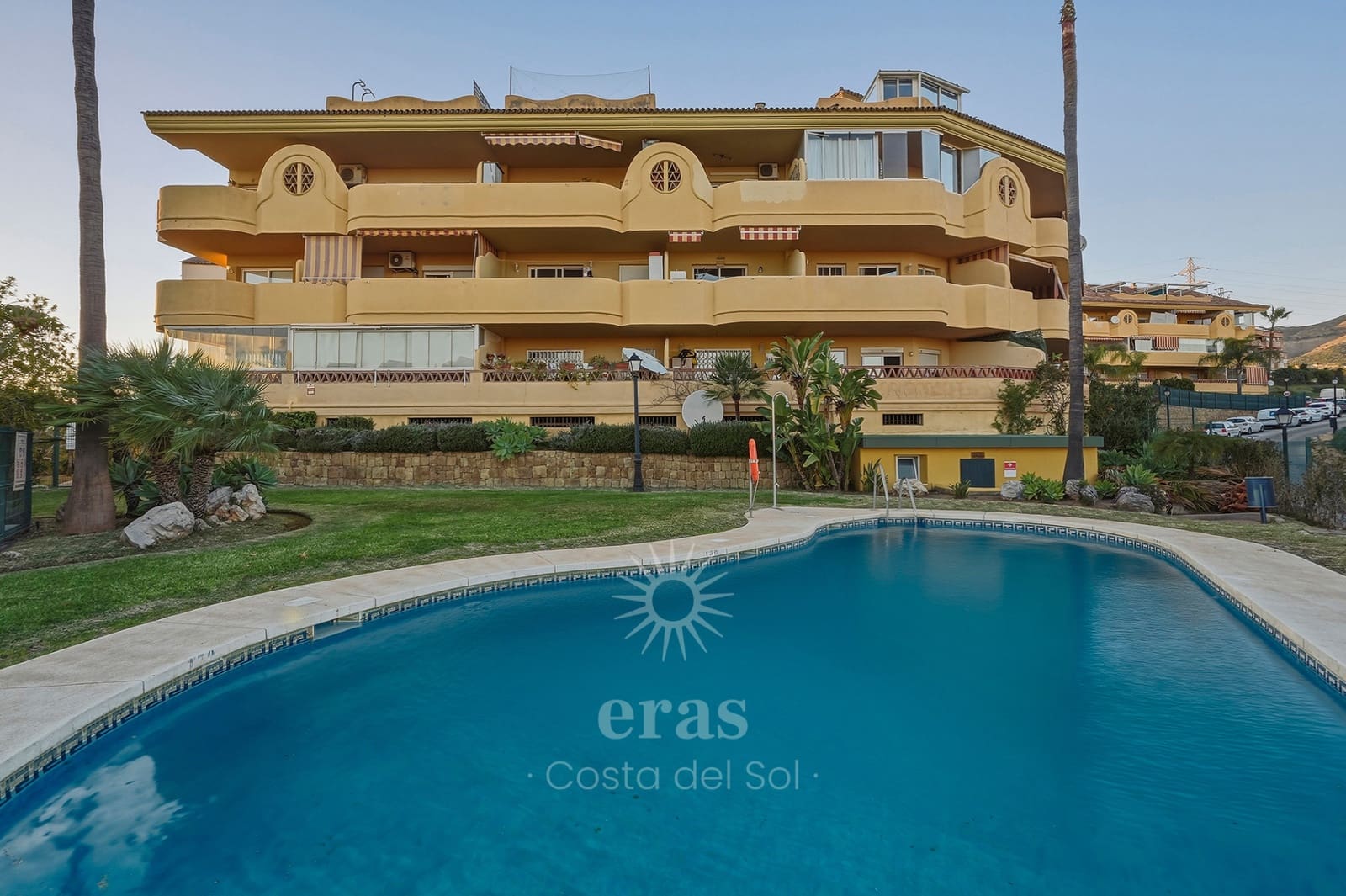 2 sovrum Lägenhet till salu i Fuengirola med garage - 350 000 € (Ref: 9633857)