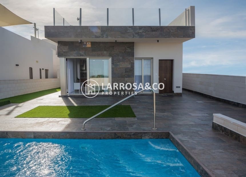 3 bedroom Villa for sale in Orihuela Costa with pool - € 399,900 (Ref: 8657813)