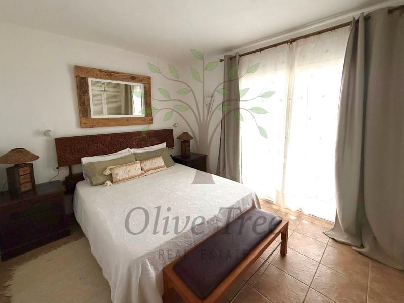 3 slaapkamer Appartement te huur in Cala Tarida met zwembad - € 2.000 (Ref: 10037181)