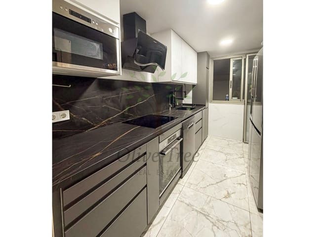 Apartamento de 5 habitaciones en Santa Eulalia / Santa Eularia en alquiler - 4.000 € (Ref: 10119722)