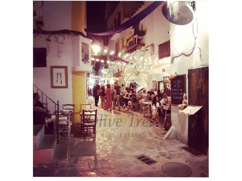 Restaurant/Bar til salgs i Ibiza by - € 750 000 (Ref: 8682637)