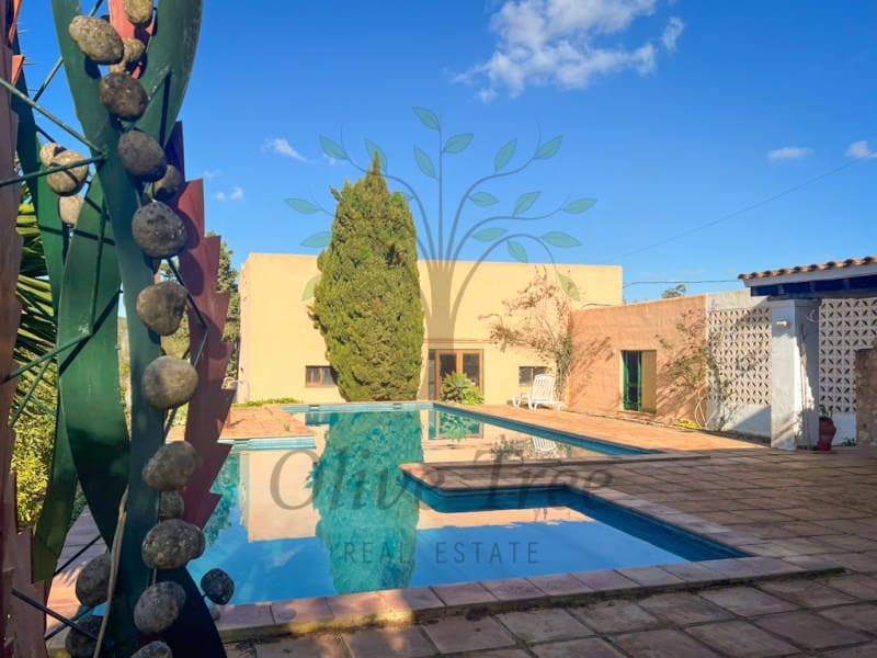 4 soveværelse Finca/Landehus til salg i Sant Rafael de Sa Creu med swimmingpool garage - € 4.465.000 (Ref: 8756211)