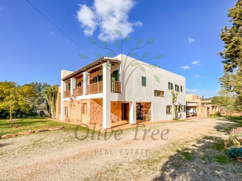 4 soveværelse Finca/Landehus til salg i Sant Rafael de Sa Creu med swimmingpool garage - € 4.465.000 (Ref: 8756211)