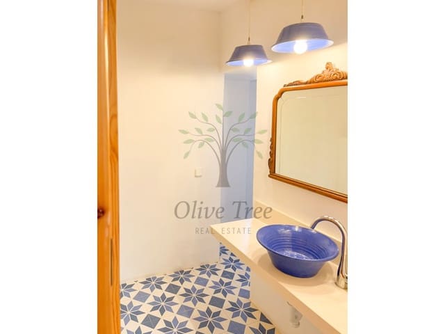 4 bedroom Flat for rent in Sant Antoni de Portmany - € 3,900 (Ref: 8769090)